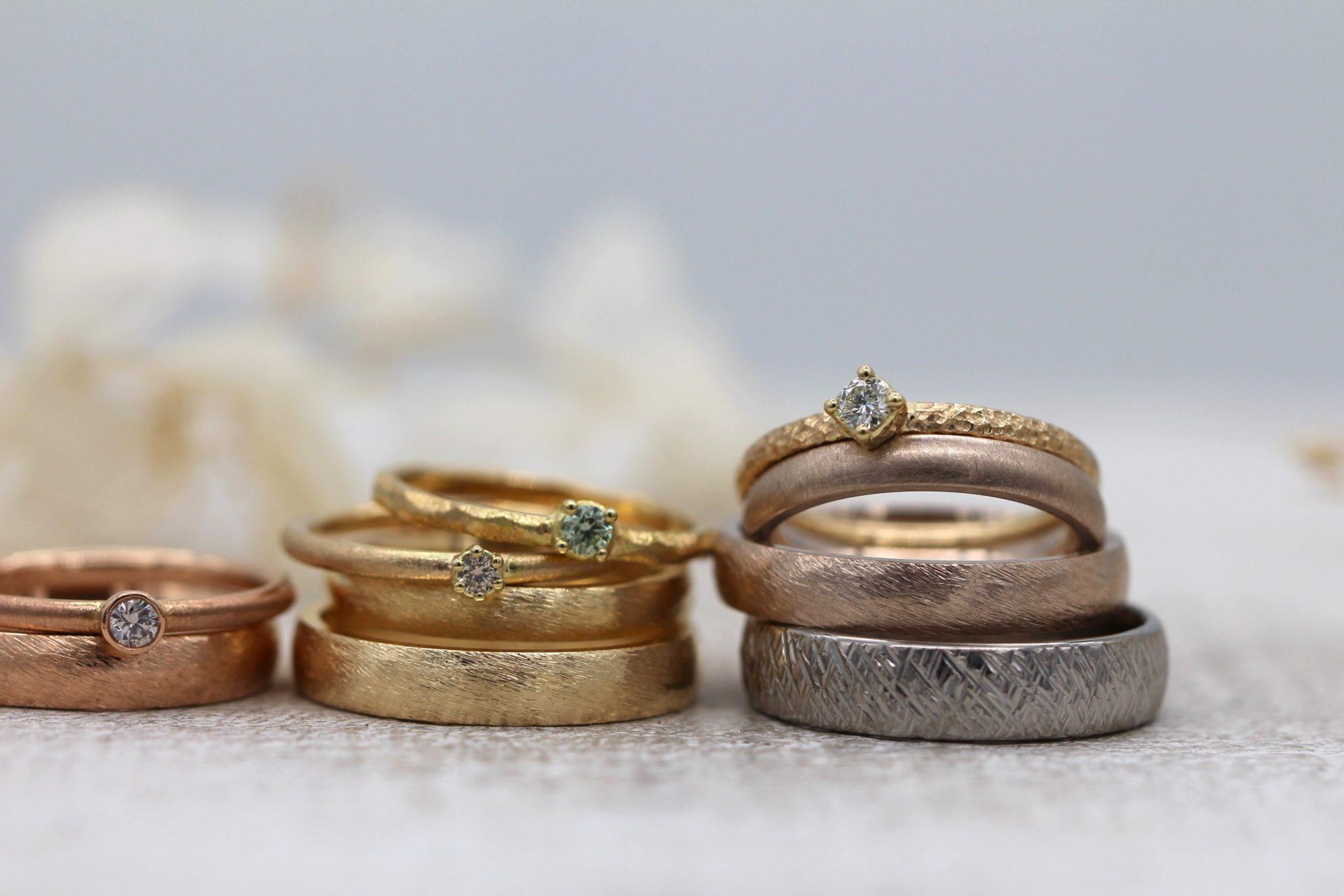 Trauringkurse und Eheringe selber schmieden in verschiedenen Materialien bei Goldschmiede Susanne Krist